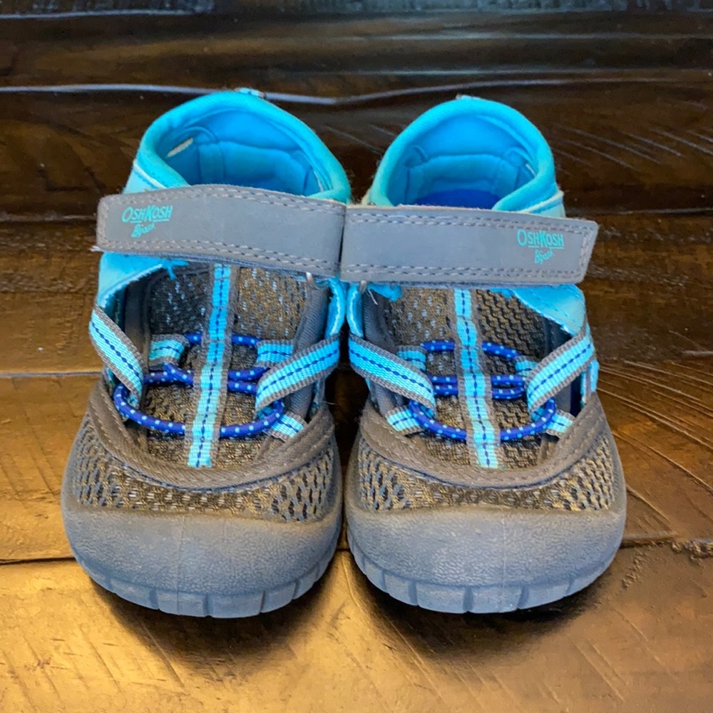 OshKosh sneaker/sandal